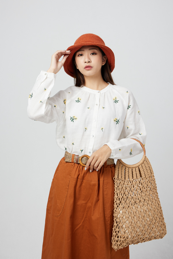 台中棉麻女裝拍攝｜森林系女孩服裝白底拍照