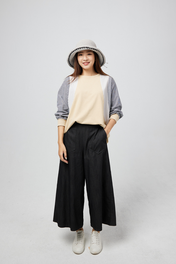 台中棉麻女裝拍攝｜森林系女孩服裝白底拍照