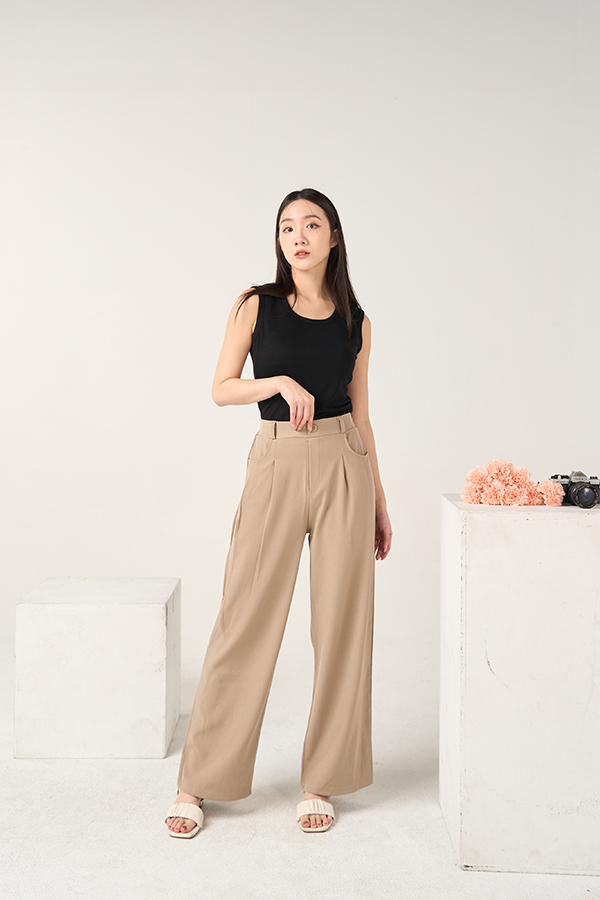 台中女裝商品攝影｜無縫牆拍攝技巧與麻豆拍攝教學