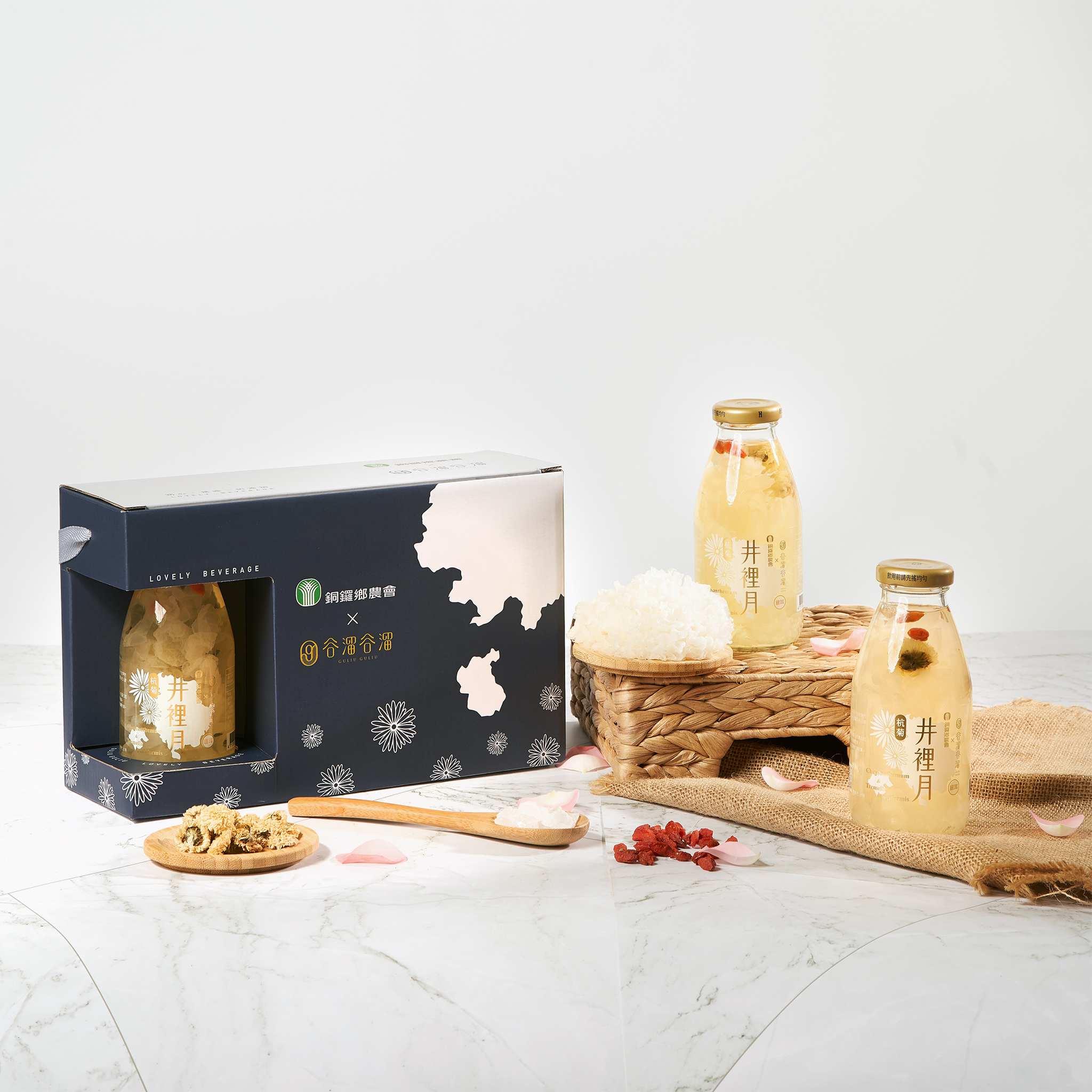 養生木耳飲品 × BMW 聯名｜情境擺設 與材質語彙 示意 05