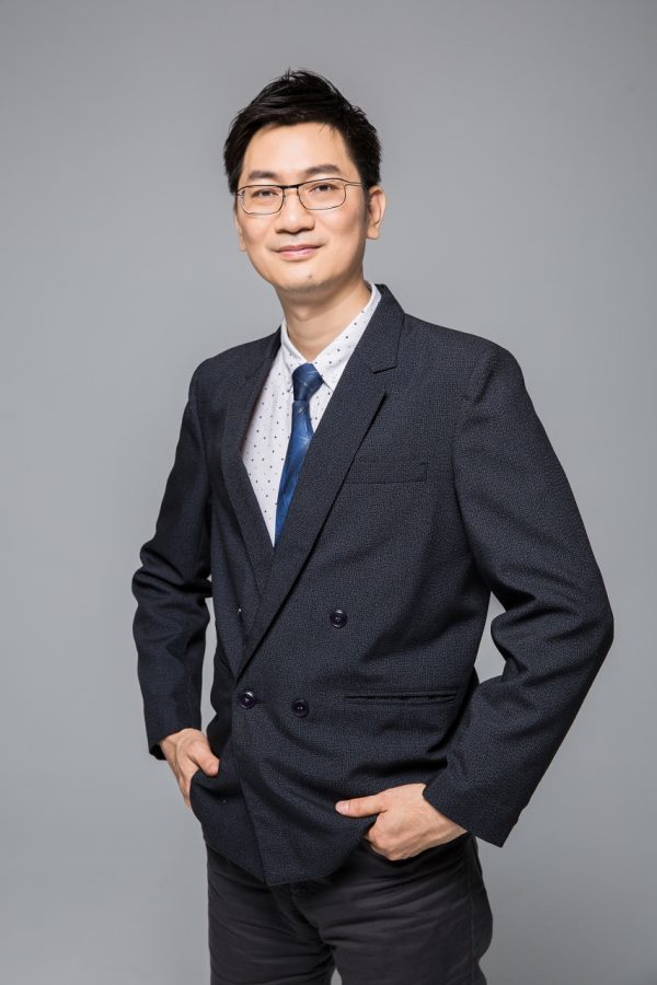  台中專業形象照 專業形象照 台中形像照 人像攝影 台中攝影棚出租 人像拍攝  白背景人像 商品代言人像照 醫美形像照 醫美攝影