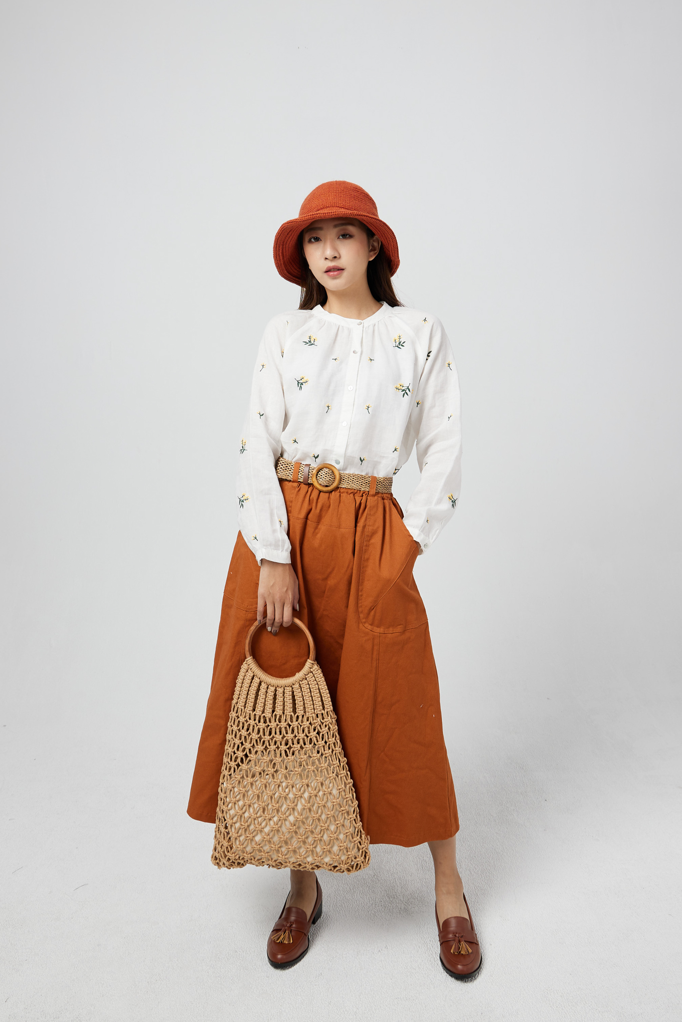 台中棉麻女裝拍攝｜森林系女孩服裝白底拍照